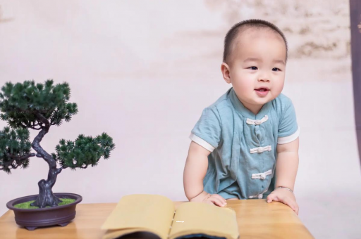 北京代生子机构包男孩宝宝抓耳朵是什么原因